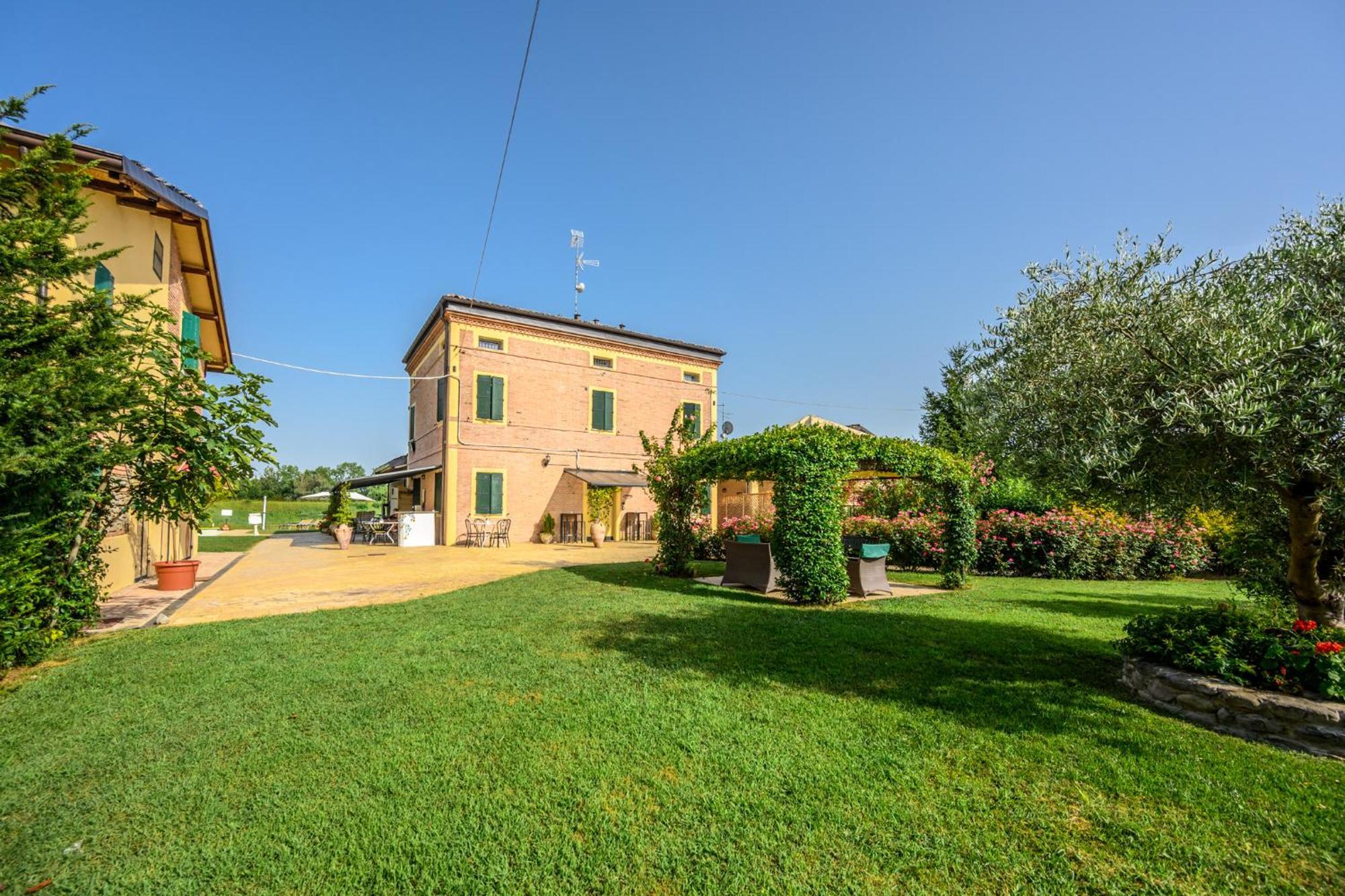 La Casa Di Valeria - Modena Módena Exterior foto