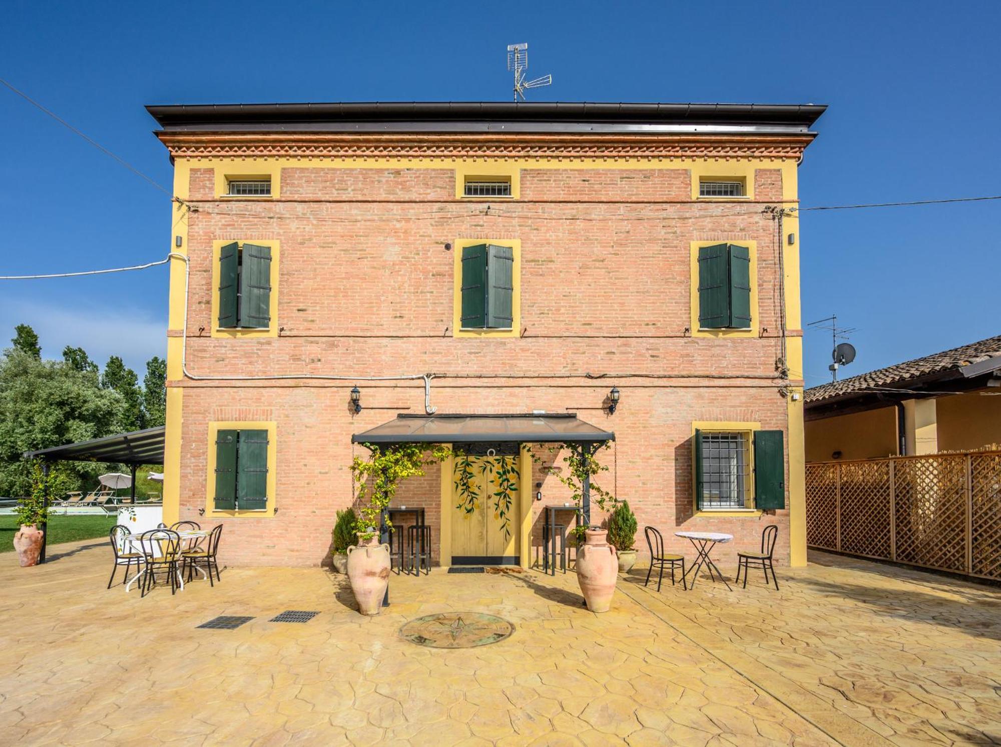 La Casa Di Valeria - Modena Módena Exterior foto