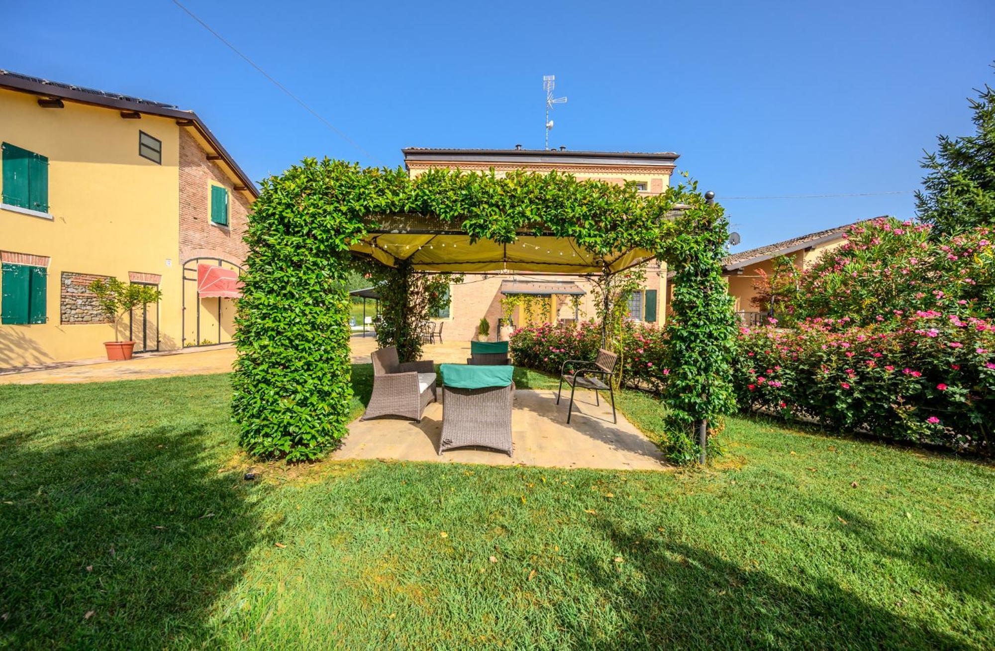La Casa Di Valeria - Modena Módena Exterior foto