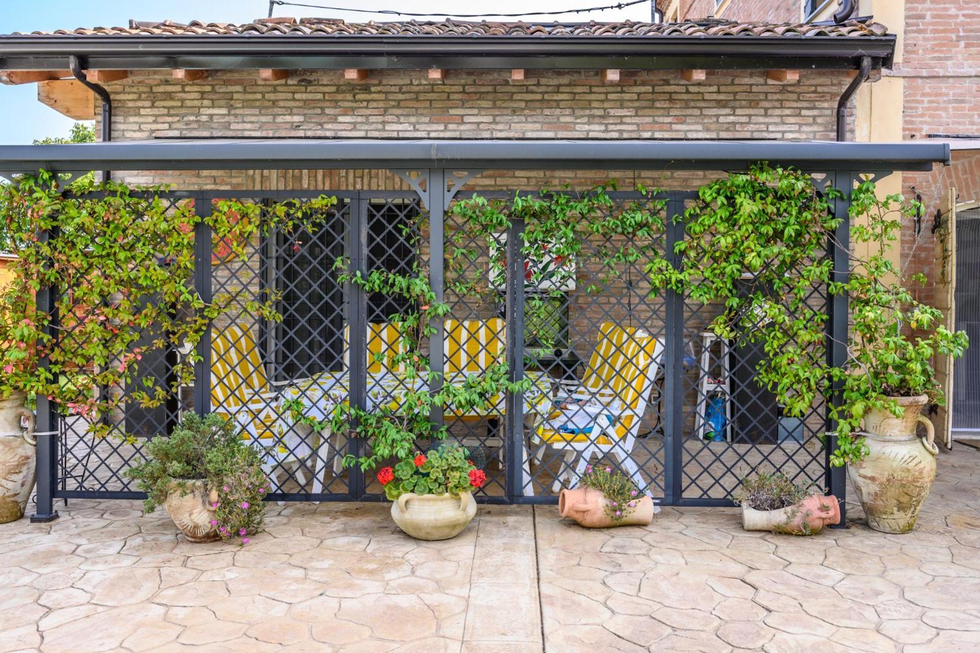 La Casa Di Valeria - Modena Módena Exterior foto