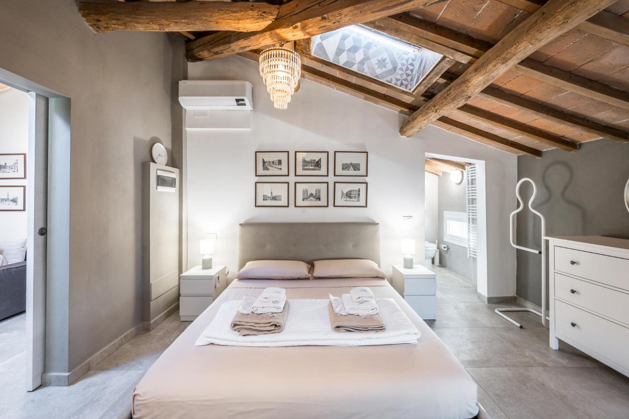 La Casa Di Valeria - Modena Módena Exterior foto