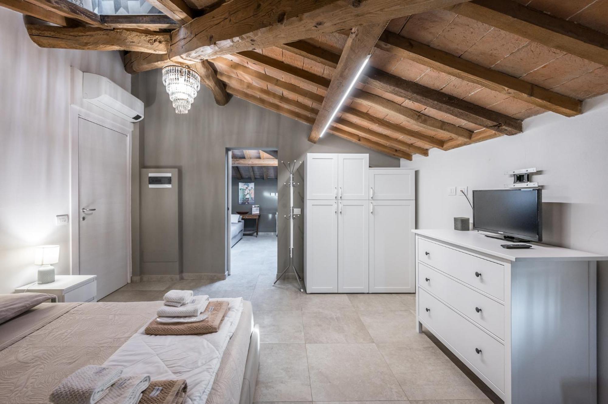 La Casa Di Valeria - Modena Módena Exterior foto